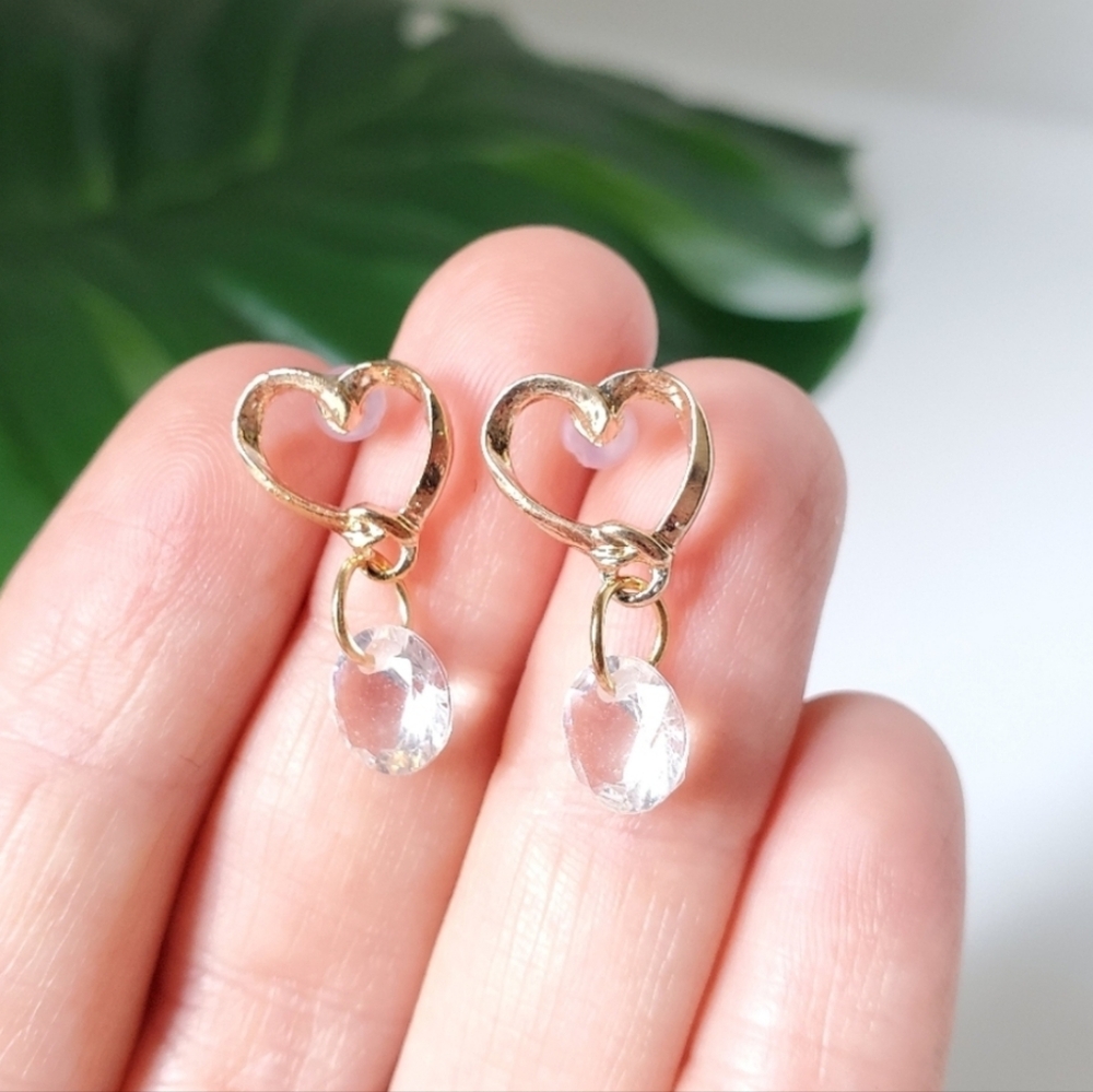 Heart Dangling Crystal Lightweight Dainty Earrings - Picture 5 of 6